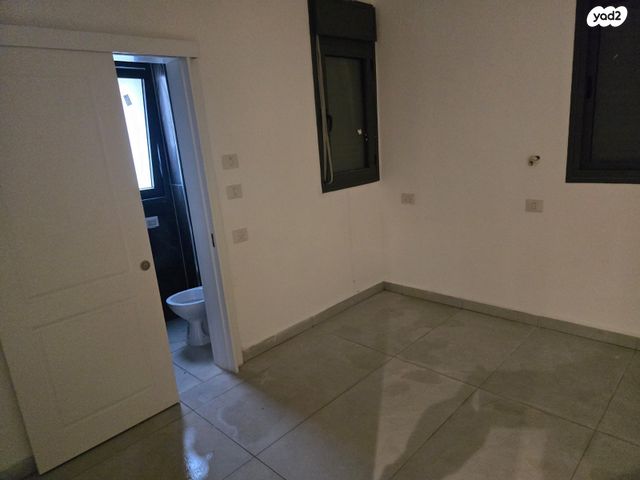 דירת גן, ספיר 26, אבני חן, חריש