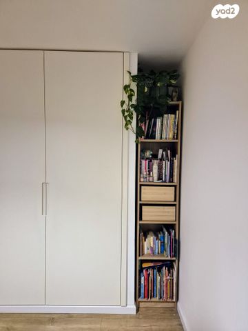 דו משפחתי, המגדל 19, הביכורים, קיסריה