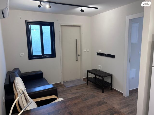 יחידת דיור, האלונים 30, לפיד, לפיד