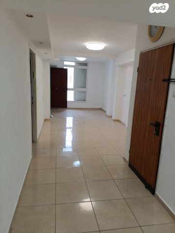 דירה, החשמונאים 24, מוצקין הותיקה, קרית מוצקין