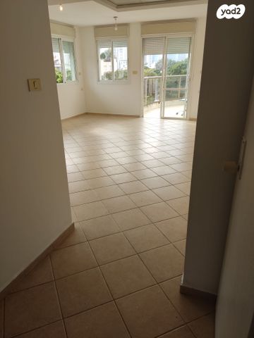 דירה, בורוכוב 35, בורוכוב, גבעתיים