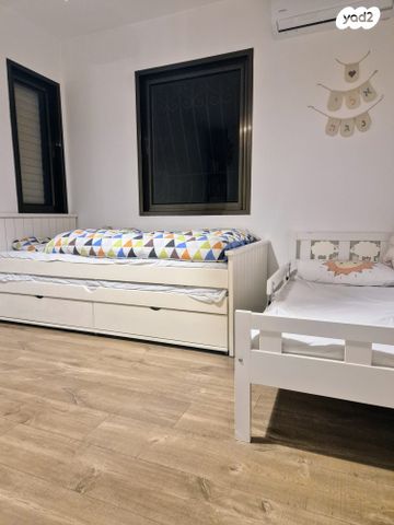 דו משפחתי, המגדל 19, הביכורים, קיסריה