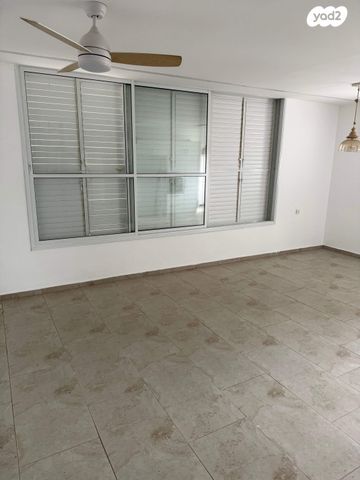 דירה, פדויים 4, מגדיאל, הוד השרון