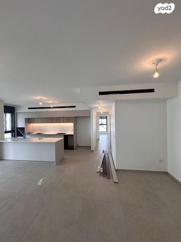 דירה, יונה וולך 7, גרין פארק החדשה, הוד השרון