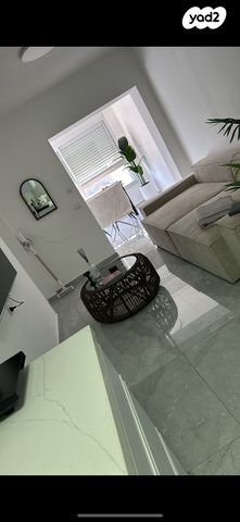 דירה, יעקב רז 19, ארמון הנציב, תלפיות מזרח, ירושלים