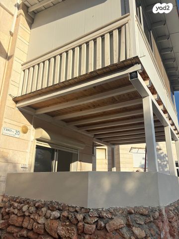 דירת גן, האצ"ל 20, שיכון ד', קרית שמונה