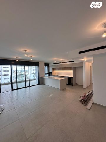 דירה, יונה וולך 7, גרין פארק החדשה, הוד השרון