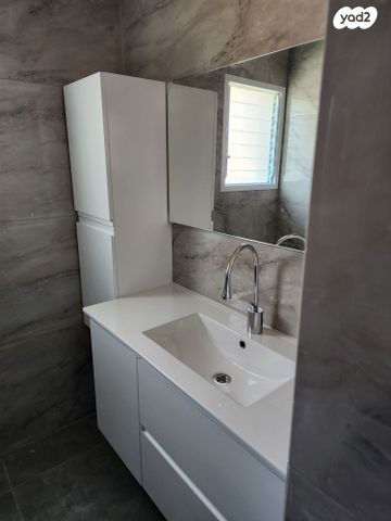 דירה, שדרות ירושלים 73, עליות, רמת גן