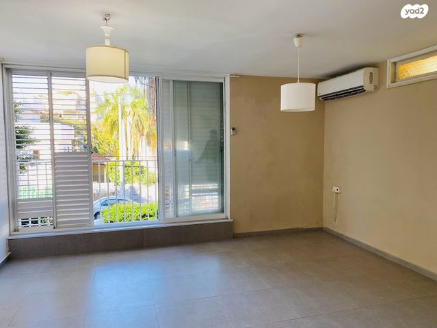 צביה לובטקין 4