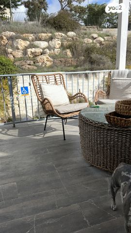 דירה, יעקב רז 19, ארמון הנציב, תלפיות מזרח, ירושלים