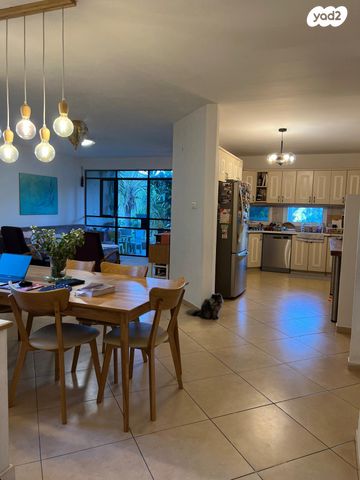 דירה, שדרות אמנון ותמר 16, גני הרצליה, הרצליה