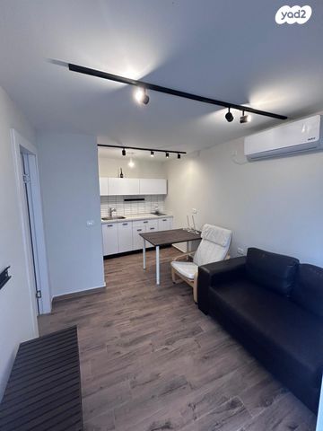 יחידת דיור, האלונים 30, לפיד, לפיד