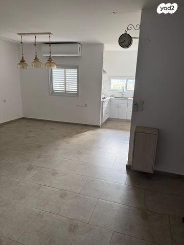 דירה, פדויים 4, מגדיאל, הוד השרון