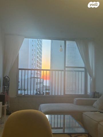 דירה, הרצל 19, הגבול רוטשילד, בת ים