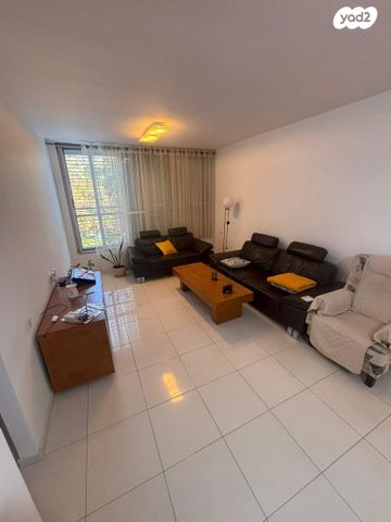 עמיאל רוז'נסקי 19