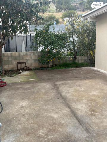 דירת גן, האצ"ל 20, שיכון ד', קרית שמונה