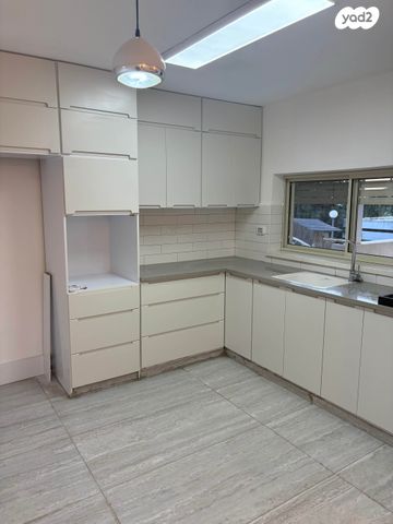 דירת גן, האצ"ל 20, שיכון ד', קרית שמונה