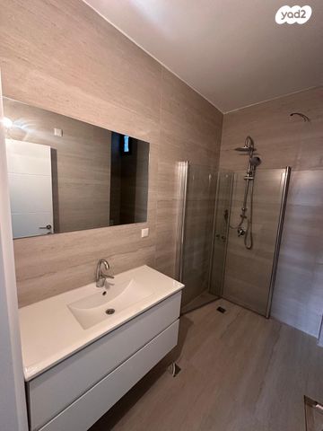 דירה, הגנים 5, מרכז העיר, סביניה, הוותיקה, קרית ביאליק