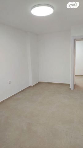 יורדי הסירה 14