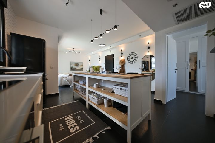 דירה, הרב הרצוג 17, לב העיר, בת ים