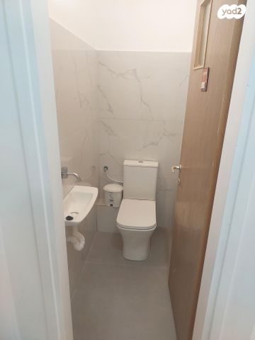 דירה, השיטה 10, צמח השדה, מעלה אדומים