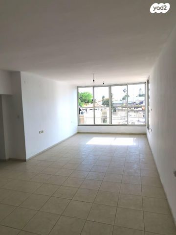 דירה, בוטקובסקי 30, פאר, חדרה