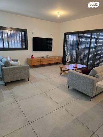 דבורה עומר 2