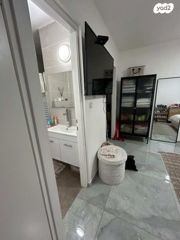 דירה, יעקב רז 19, ארמון הנציב, תלפיות מזרח, ירושלים