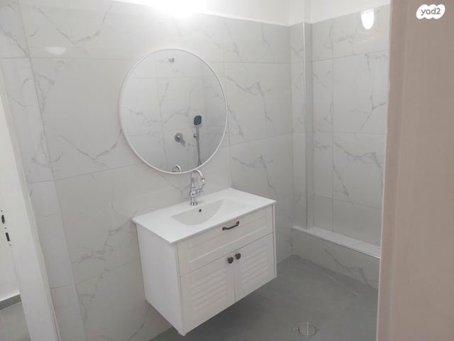 דירה, השיטה 10, צמח השדה, מעלה אדומים