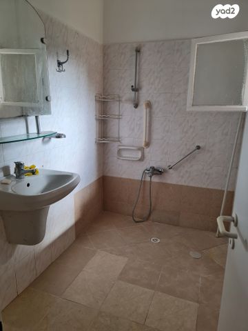 דירה, הרמן צבי שפירא 28, המרכז השקט / מרכז העיר, פתח תקווה