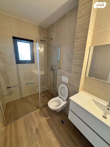 דירה, צפרירים 4, מרכז הכרמל, חיפה