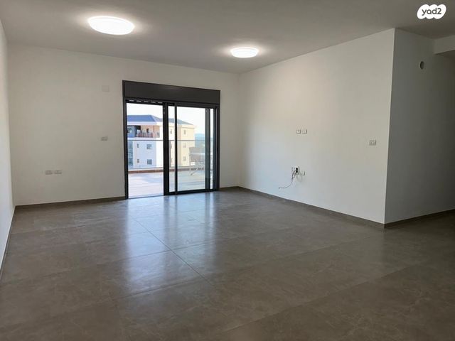 חורשת האקליפטוס 116