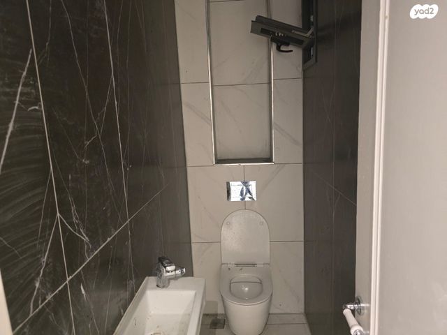 דירת גן, ספיר 26, אבני חן, חריש