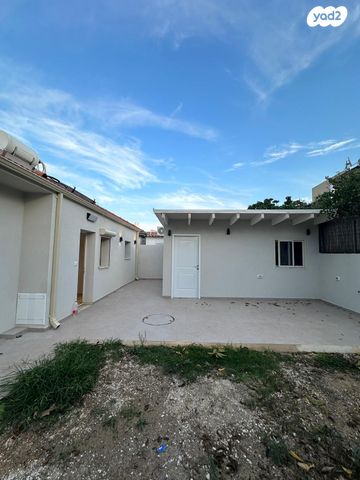 דו משפחתי, הנדיב 109, וורבורג, בנימינה גבעת עדה