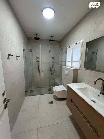 דו משפחתי, הנדיב 109, וורבורג, בנימינה גבעת עדה