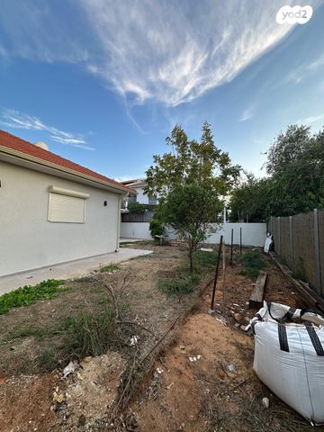 דו משפחתי, הנדיב 109, וורבורג, בנימינה גבעת עדה