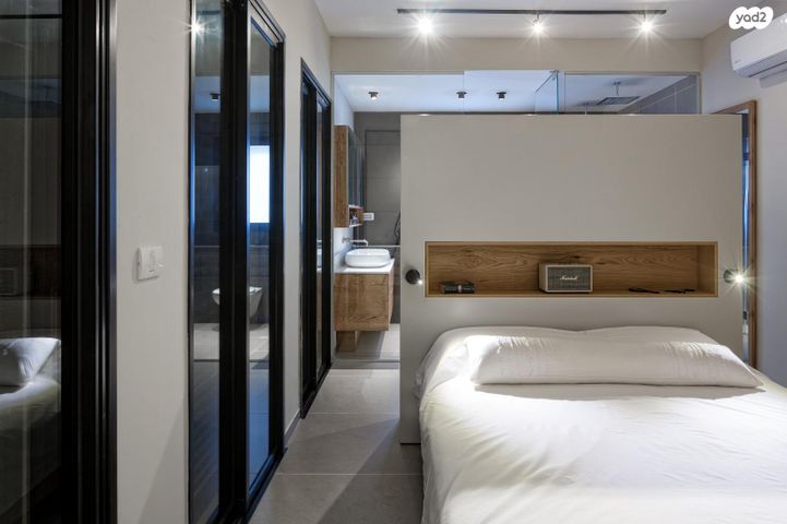 דירת גן, תל מונד