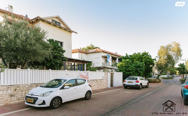 דו משפחתי, הרימונים 15, הגבעה, אבן יהודה