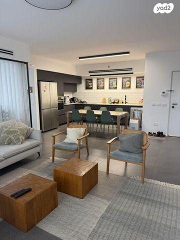 דירה, יונה וולך 8, גרין פארק החדשה, הוד השרון