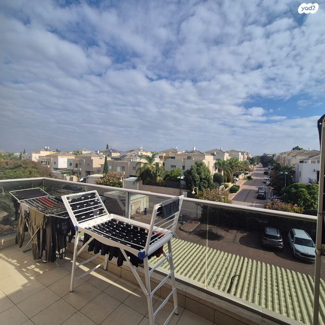 דירה, זרקון, גדרה הצעירה, גדרה