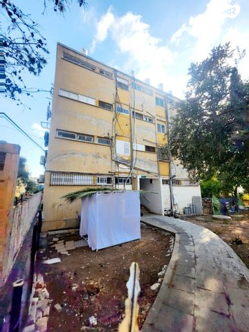 דירה, נתן אלבז 4, גיורא, טירת כרמל