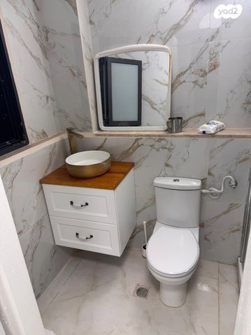 דירת גן, הזית, נווה זיו