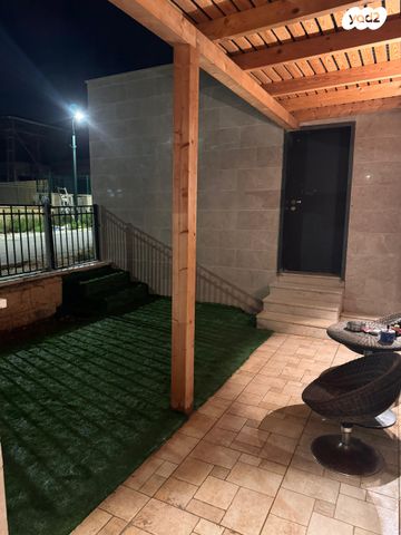 דירת גן, הזית, נווה זיו