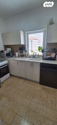 דירה, מצולות ים, חברת חשמל, גבעתיים