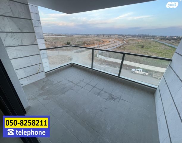 דירה, היוצרים, עיר היין, אשקלון