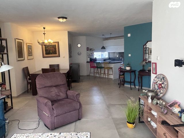 דירה, חומה ומגדל, ראשונים, כפר סבא