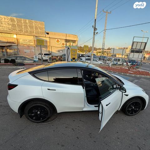 מודעת רכב טסלה מודל Y