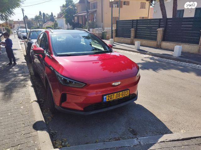 מודעת רכב ג׳ילי Geometry C