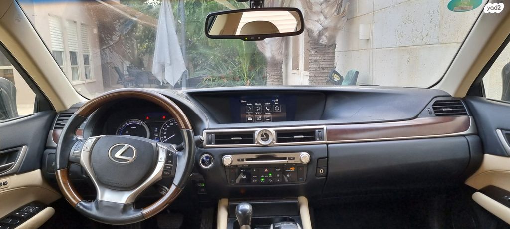 מודעת רכב לקסוס GS