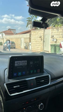 מודעת רכב מאזדה 3